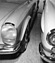 Mercedes-Benz 230 SL (1963) - wie der 190 SL (rechts) verfügte auch der 230 SL über Wülste über den Rädern, die den Schmutz abfangen und die Karosserie versteifen sollten (© Archiv Automobil Revue) Mercedes-Benz 230 SL (1963) - wie der 190 SL (rechts) verfügte auch der 230 SL über Wülste über den Rädern, die den Schmutz abfangen und die Karosserie versteifen sollten (© Archiv Automobil Revue)