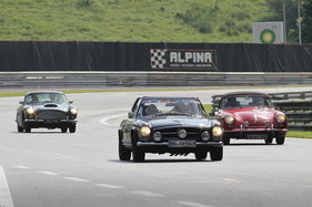 Mercedes Benz 230 SL (1964) - in der Klasse Sportwagen am Start beim Gaisbergrennen 2014