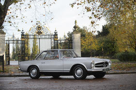 Mercedes-Benz 230 SL (1965) - als Lot 02 an der Bonhams Bond Street Versteigerung am 4. Dezember 2016 Mercedes-Benz 230 SL (1965) - als Lot 02 an der Bonhams Bond Street Versteigerung am 4. Dezember 2016
