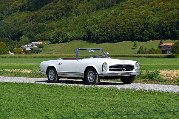Image: Mercedes-Benz 230 SL (1965) - offered as lot 140 at the Oldtimer Galerie Toffen auction on October 14, 2023