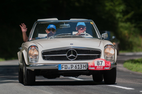 Mercedes-Benz 230 SL (1965) - am RAID Suisse-Paris 2015