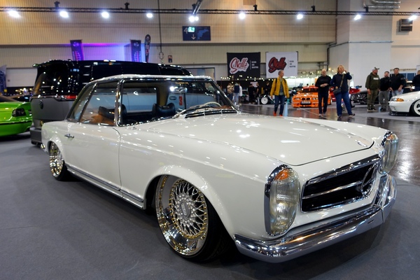 Mercedes-Benz 230 SL (1966) – Essen Motor Show 2024