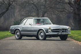 Mercedes-Benz 230 SL Pagoda (1964) - als Lot 268 an der Silverstone Auctions Race Retro Versteigerung 2021