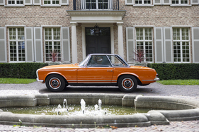 Mercedes-Benz 230 SL 'Pagoda' Factory Development Car (1963) - Lot 154 at the RM/Sotheby's auction in Munich on November 17, 2023
