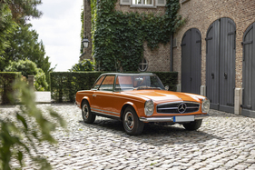 Mercedes-Benz 230 SL 'Pagoda' Factory Development Car (1963) - Lot 154 at the RM/Sotheby's auction in Munich on November 17, 2023