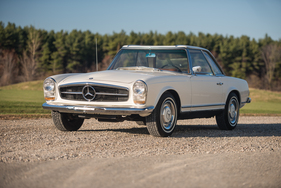 Mercedes-Benz 230 SL 'Pagoda' (1967) - offered as lot 118 by RM/Sotheby's in Arizona on January 28/29, 2016