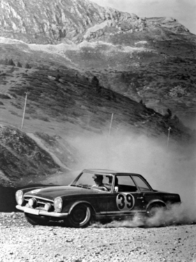 Mercedes-Benz 230 SL (W 113) (1963) – mit der Startnummer 39 an der Rallye Spa-Sofia-Lüttich 1963