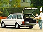 Mercedes-Benz 230 T (1978) - Platz für die Torte (© Daimler AG, 1978) Mercedes-Benz 230 T (1978) - Platz für die Torte (© Daimler AG, 1978)