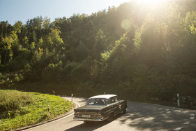 Mercedes-Benz 230 W110 (1967) - Passione Caracciola 2019