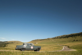 Mercedes-Benz 230 W110 (1967) - Passione Caracciola 2019