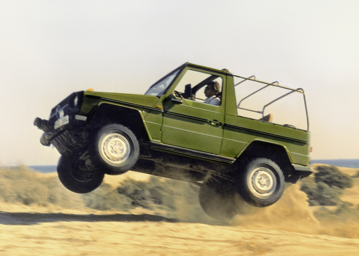 Mercedes-Benz 240 GD of the 460 model series, open wagon with short wheelbase, press photo for the world premiere of the G-Class in 1979.