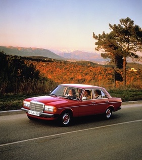 Mercedes-Benz 250 (1976) – füllte die Bestellbücher bereits vor Beginn der Auslieferung