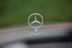 Mercedes-Benz 250 C (1969) - Peilhilfe - der Stern auf dem Bug