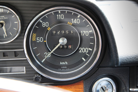 Mercedes-Benz 250 C (1969) - Tacho bis gut 200 km/h, daran kratzte erst der eingespritzte 2,8-Liter