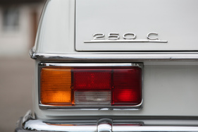 Mercedes-Benz 250 C (1969) - filigrane Heckleuchten