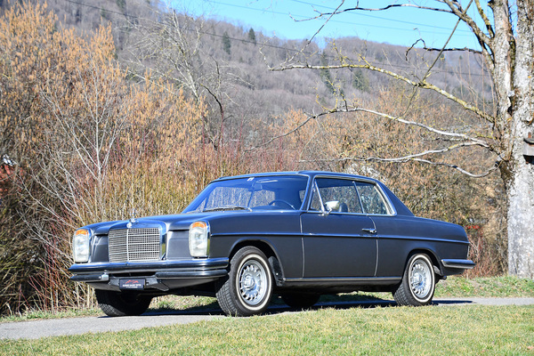 Mercedes-Benz 250 C 2.8 (1972) - als Lot 10 an der Versteigerung der Oldtimer Galerie in Toffen am 28. März 2020