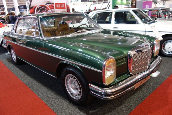 Mercedes-Benz 250 CE (1972) – Interclassics Classic Car Show Brüssel 2023