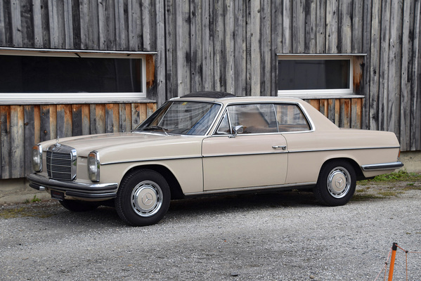 Mercedes-Benz 250 CE /8 (1970) - als Lot 21 an der Versteigerung der Oldtimer Galerie Toffen am 14. Oktober 2017