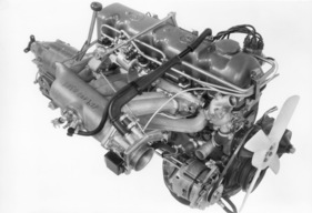 Mercedes-Benz 250 Coupé (1968) - Sechszylindermotor mit elektronisch gesteuerter Einspritzung