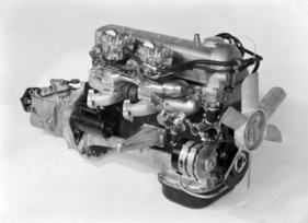 Mercedes-Benz 250 S (1965) – Sechszylindermotor vom Typ M 108