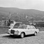 Mercedes-Benz 250 S (1965) – auf der alten Brücke in Heidelberg mit Blick auf das Schloss (© Daimler-Benz AG, 1965) Mercedes-Benz 250 S (1965) – auf der alten Brücke in Heidelberg mit Blick auf das Schloss (© Daimler-Benz AG, 1965)