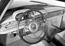 Mercedes-Benz 250 SE (1965) – Armaturenbrett, links an der Lenksäule der Kombihebel für Blinker, Fernlicht, Lichthupe und Scheibenwischer