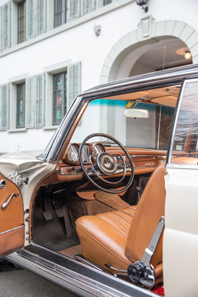 Mercedes-Benz 250 SE Coupé (1965) - Holz und Leder