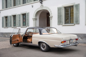 Mercedes-Benz 250 SE Coupé (1965) - lädt zum Einstieg ein (1965)