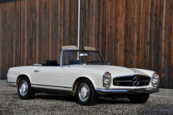 Mercedes-Benz 250 SL (1967) - offered as lot 106 at the Oldtimer Galerie Toffen auction in Gstaad on December 29, 2021