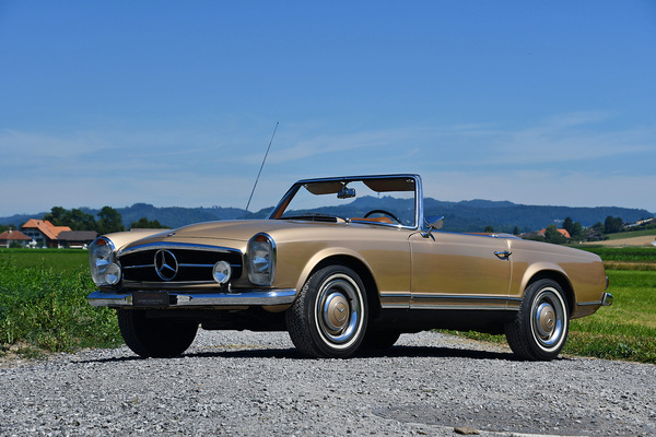 Mercedes-Benz 250 SL (1967) - als Lot 190 an der Versteigerung der Oldtimer Galerie Toffen am 15. Oktober 2022