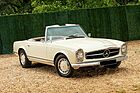 Bild: Mercedes-Benz 250 SL Automatik mit Hardtop (1967) - als Lot 131 angeboten an der Artcurial Le Mans Classic Versteigerung am 2. Juli 2022