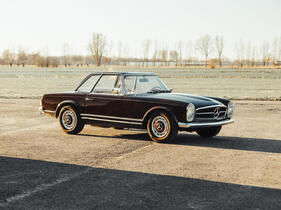 Bild Mercedes-Benz 250 SL Cabriolet with Hardtop (1967) - Lot 164 an der Bonhams Versteigerung "Les Grandes Marques du Monde à Paris" am 1. Februar 2024