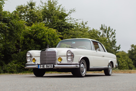 Mercedes-Benz 250SE Coupe (1967) - als Lot 072 an der Bonhams Quail Motorcar Live & Online Auction am 14. August 2020