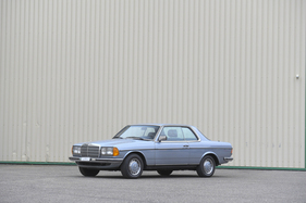 Mercedes-Benz 280 CE (1984) - als Lot 149 angeboten an der RM/Sotheby's St. Moritz Versteigerung vom 15. September 2023