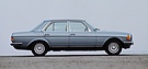 Mercedes Benz 280 E (1976) - Aluräder und Metallicfarbe kosteten natürlich Aufpreis (© Daimler AG, 1976) Mercedes Benz 280 E (1976) - Aluräder und Metallicfarbe kosteten natürlich Aufpreis (© Daimler AG, 1976)