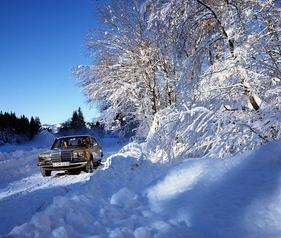 Mercedes Benz 280 E (1977) - bei winterlichen Verhältnissen