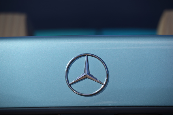 Mercedes-Benz 280 E (1993) - der Stern auf dem Heck
