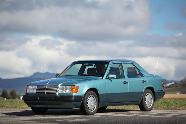 Mercedes-Benz 280 E (1993) - erst ab September 1992 gab es den 2,8-Liter-Motor in der mittleren Klasse