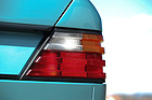 Mercedes-Benz 280 E (1993) - geriffelte Rückleuchten, typisch für die damaligen Autos von Daimler-Benz