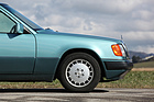 Mercedes-Benz 280 E (1993) - halb verdeckter Scheibenwischer zur Optimierung der Aerodynamik
