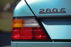 Mercedes-Benz 280 E (1993) - klar beschriftet, klar gezeichnet