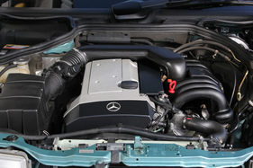 Mercedes-Benz 280 E (1993) - längs eingebauter Reihen-Sechszylindermotor