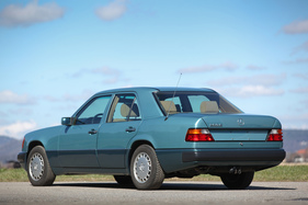 Mercedes-Benz 280 E (1993) - mit aufpreispflichtigen Gullideckel-Alurädern