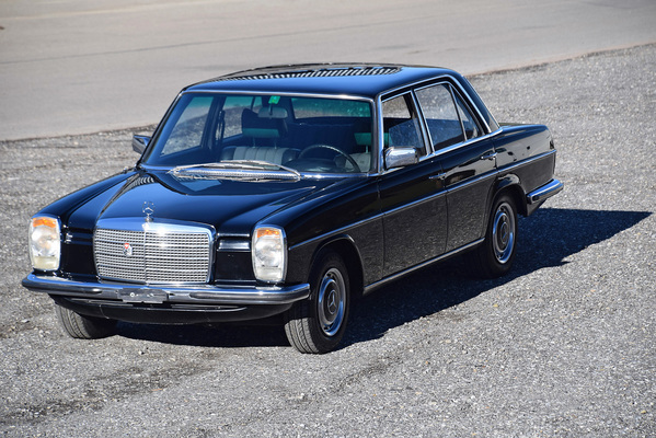 Mercedes-Benz 280 E -8 (1974) - als Lot 31 an der Versteigerung der Oldtimer Galerie Toffen am 21. April 2018