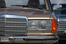 Mercedes-Benz 280 E - Breitband-Halogenscheinwerfer, beim 280 E Standard