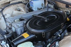 MercedesBenz 280 E SechszylinderErfolgsmodell mit Stern
