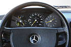 Mercedes-Benz 280 E - Klar ablesbare Armaturen