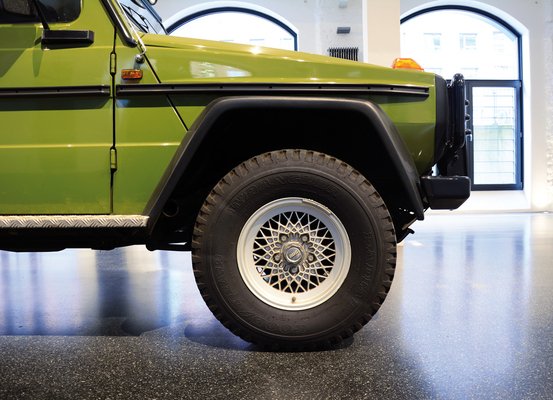 Image: Mercedes-Benz 280 GE Honecker (1983) - off-road tires with BBS rim