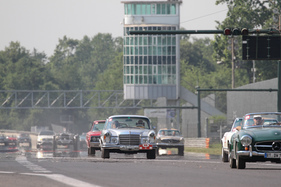Mercedes-Benz 280 SE (1970) - in Monza - Passione Caracciola 2017