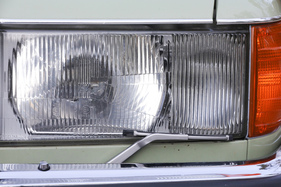 Mercedes-Benz 280 SE (1977) – Scheinwerferreinigungsanlage war eher selten bei Sechszylindern